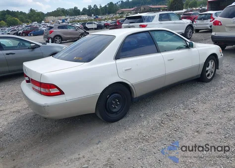 2001 Lexus Es 300 from USA, damaged, VIN JT8BF28GX10328546